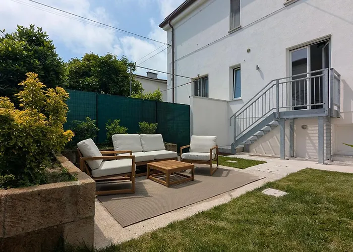 Con Vista Laguna Grado